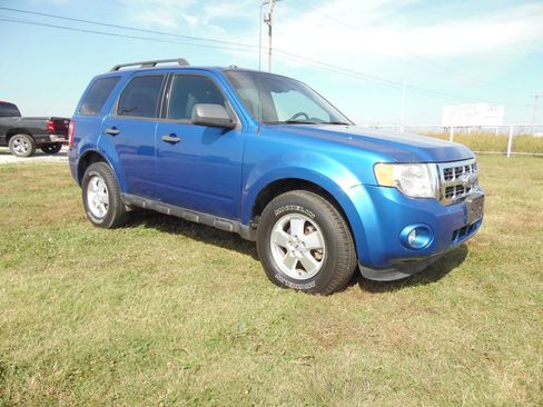 Used 2011 Ford Escape XLT image 4