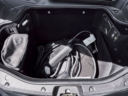 Used 2025 Lamborghini Revuelto image 27