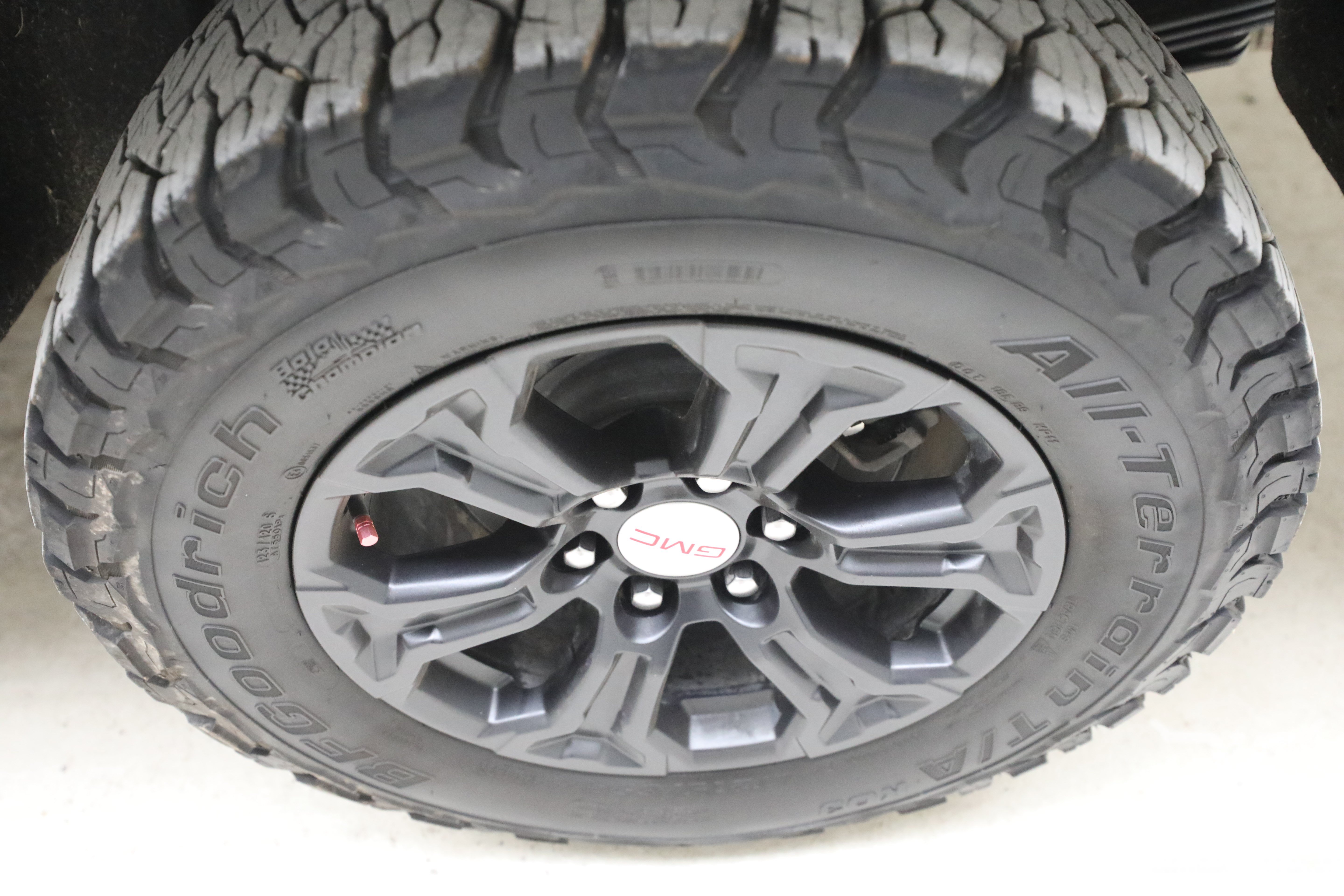 Used 2024 GMC Canyon Elevation w/ Elevation Premium Package AWD/4WD image 32