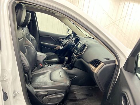 Used 2017 Jeep Cherokee Limited w/ Luxury Group image 22