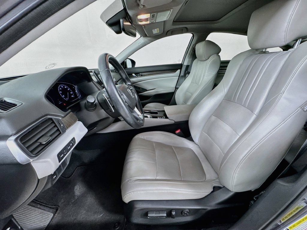 Used 2018 Honda Accord Touring image 28