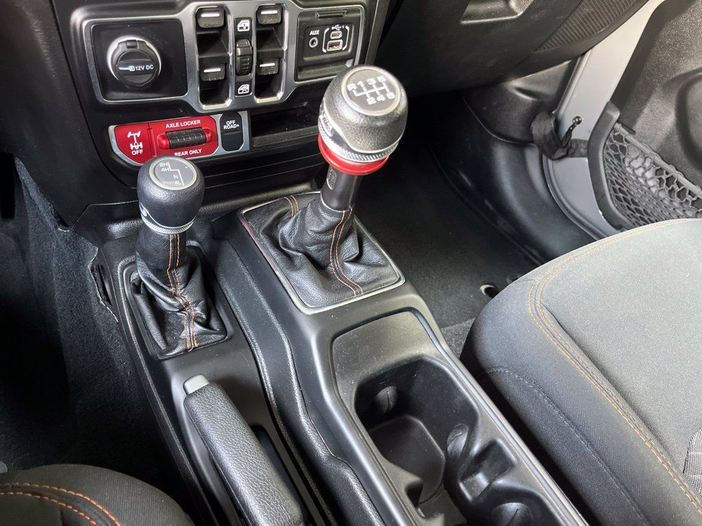 Used 2022 Jeep Gladiator Mojave w/ Cold Weather Group AWD/4WD image 43