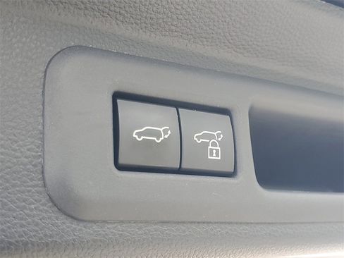 Used 2024 Toyota Sequoia Platinum image 10