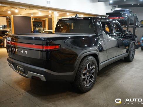 Used 2023 Rivian R1T Launch Edition image 4