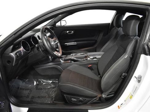 Used 2017 Ford Mustang GT RWD image 11