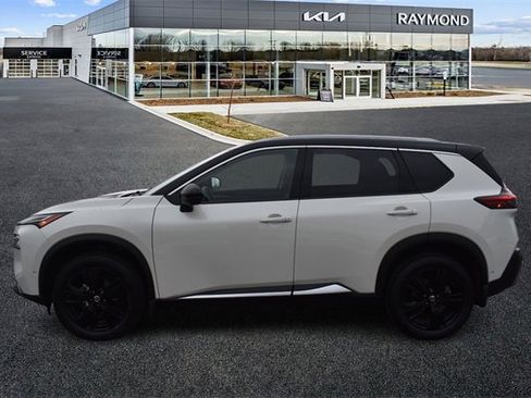 Used 2021 Nissan Rogue Platinum image 6