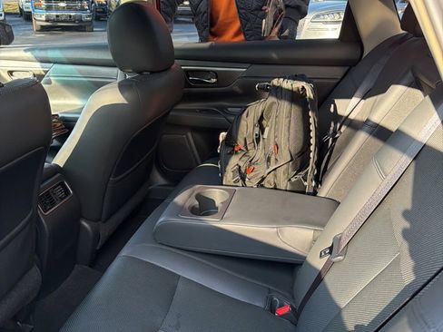 Used 2013 Nissan Altima 3.5 SL w/ Technology Pkg image 2