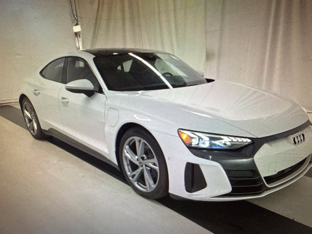 Used 2024 Audi e-tron GT Prestige AWD/4WD image 7
