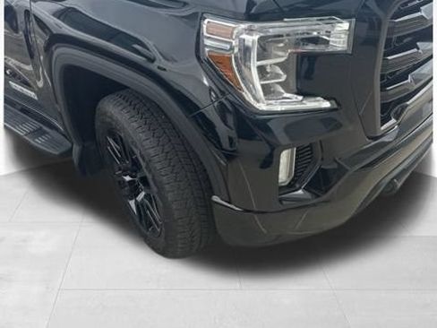 Used 2022 GMC Sierra 1500 Elevation w/ X31 Off-Road Package AWD/4WD image 11