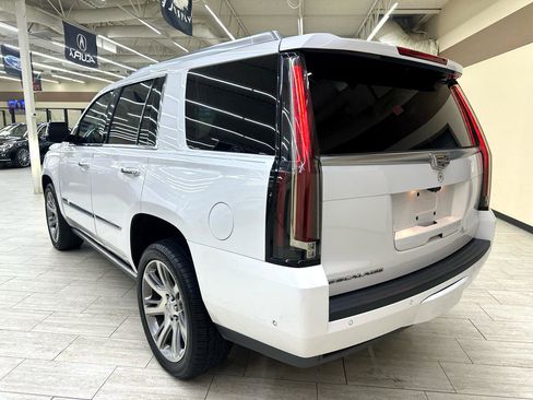 Used 2018 Cadillac Escalade Premium Luxury image 9
