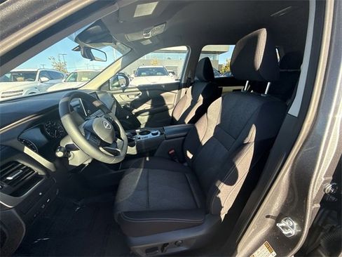 Certified 2025 Nissan Rogue SV image 11