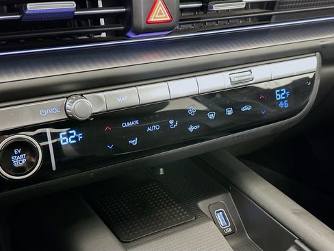 Used 2024 Hyundai Ioniq 6 SEL image 23