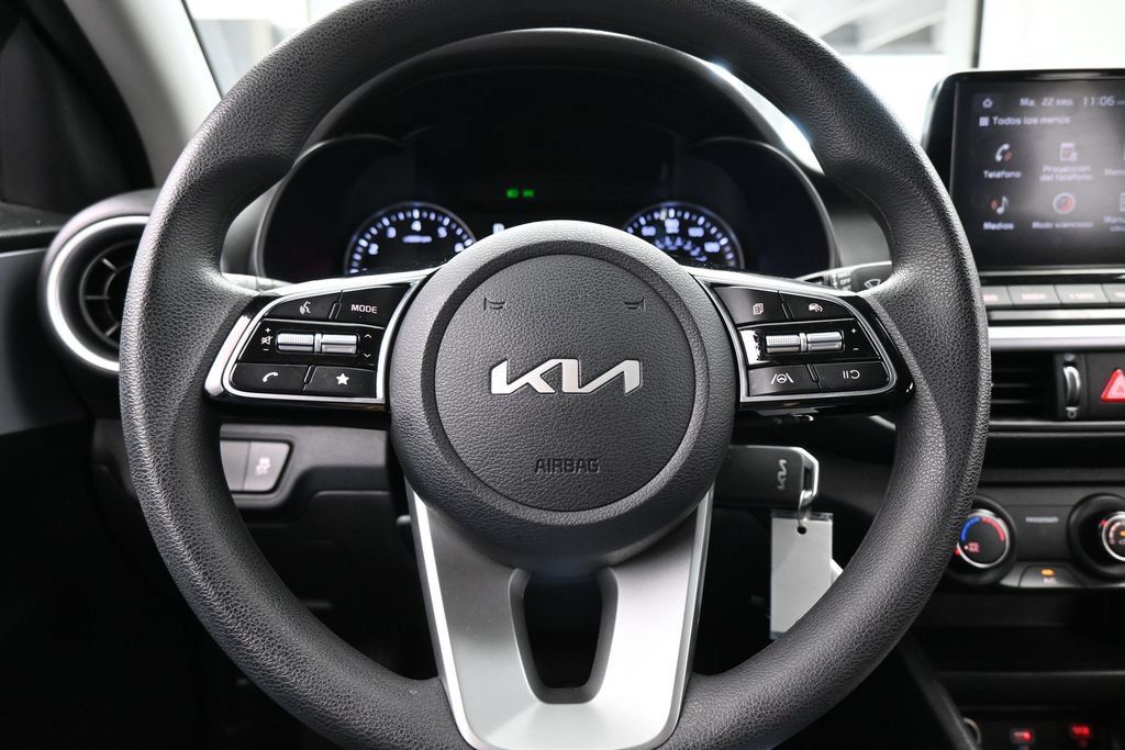 Used 2024 Kia Forte LXS w/ LXS Technology Package FWD image 23