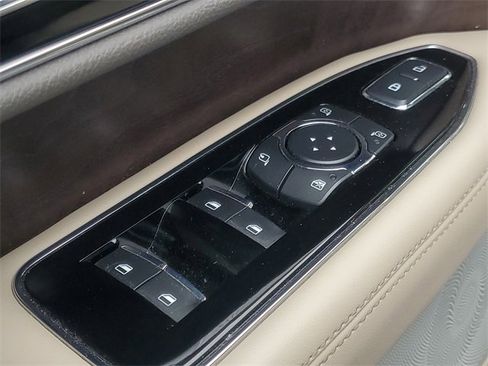 Used 2022 Lincoln Navigator Reserve image 13