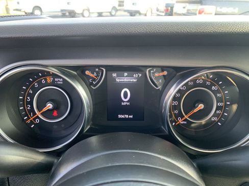 Used 2023 Jeep Gladiator Sport image 10