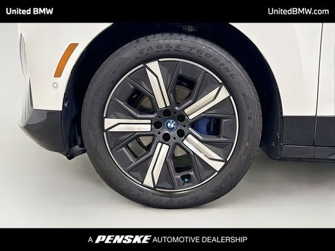 Used 2023 BMW iX xDrive50 w/ Sport Package AWD/4WD image 2