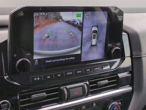 Used 2023 Nissan Pathfinder SL w/ Lighting Package (N92) image 20