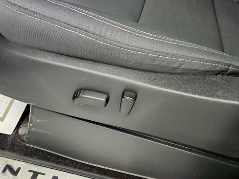 Used 2023 Nissan Frontier SV w/ Midnight Edition Package image 10