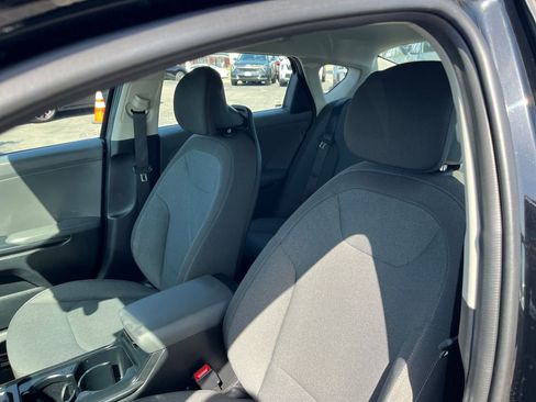 Used 2025 Kia K4 FWD image 28