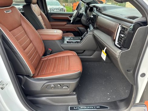 New 2026 GMC Sierra 3500 Denali Ultimate image 17