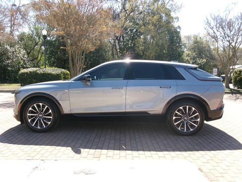 Used 2024 Cadillac Lyriq Sport image 8