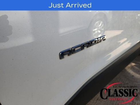 Used 2018 GMC Acadia SLT image 18