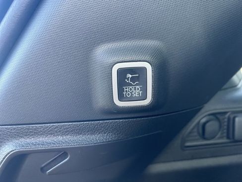 Used 2024 Jeep Grand Cherokee Limited image 18