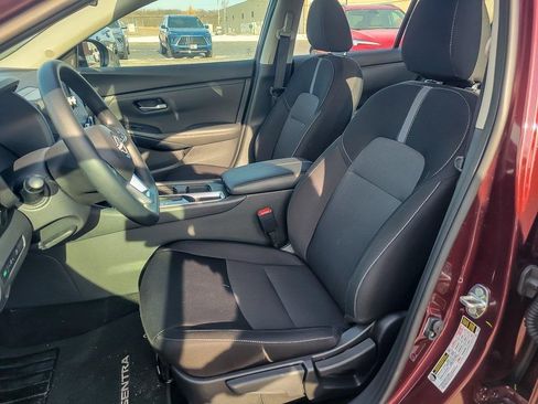 Used 2025 Nissan Sentra SV image 6