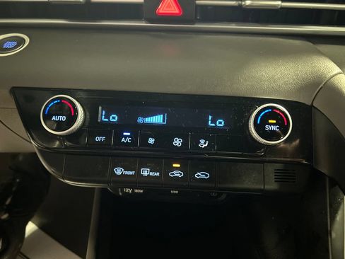 Used 2022 Hyundai Elantra SEL FWD image 17