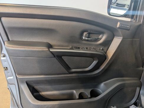 Used 2021 Nissan Titan PRO-4X w/ Pro-4x Convenience Package image 10