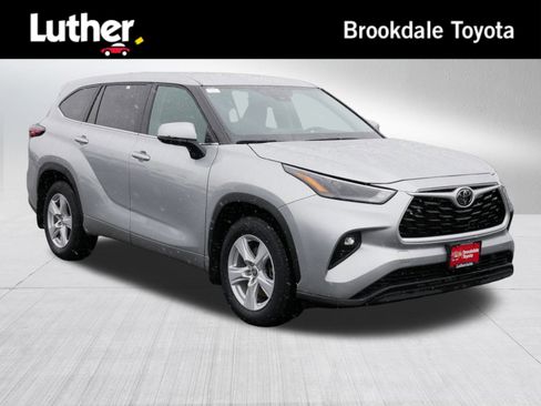 Certified 2024 Toyota Highlander LE image 1