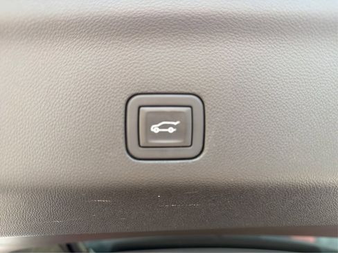 Used 2024 Chevrolet Tahoe Premier image 29