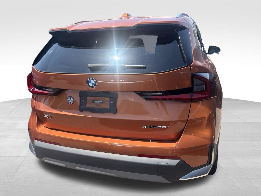 Used 2023 BMW X1 xDrive28i w/ Convenience Package AWD/4WD image 9