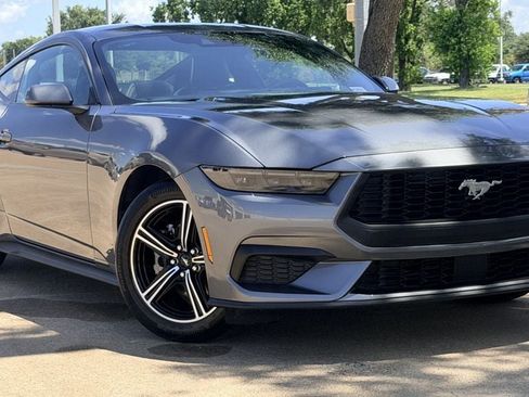 Used 2025 Ford Mustang Premium RWD image 2