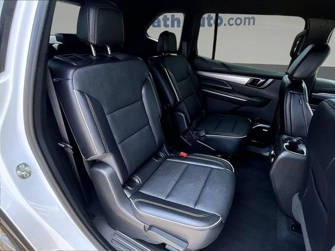 Used 2026 Buick Enclave Preferred AWD/4WD image 28