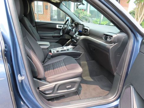 Used 2020 Ford Explorer XLT RWD image 24