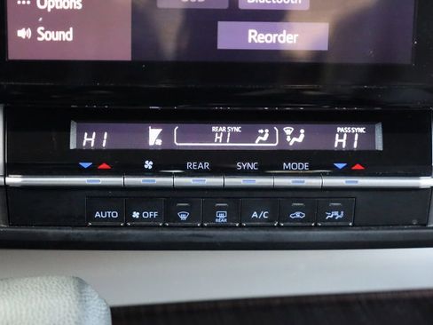 Used 2021 Toyota Sienna LE image 35