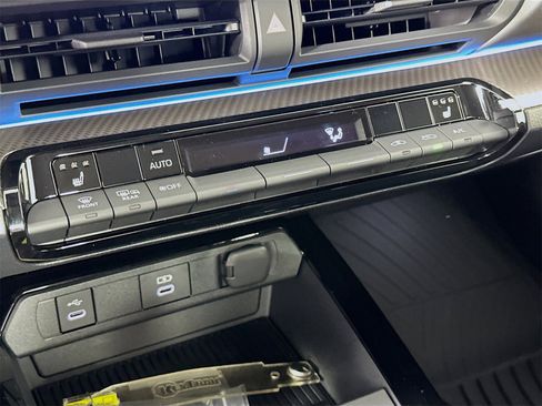 New 2026 Toyota Prius XLE image 16