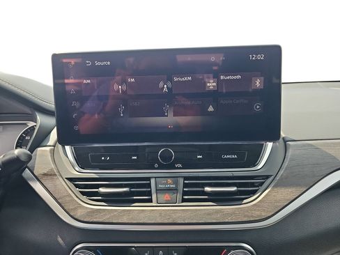 Used 2025 Nissan Altima 2.5 SL FWD image 18