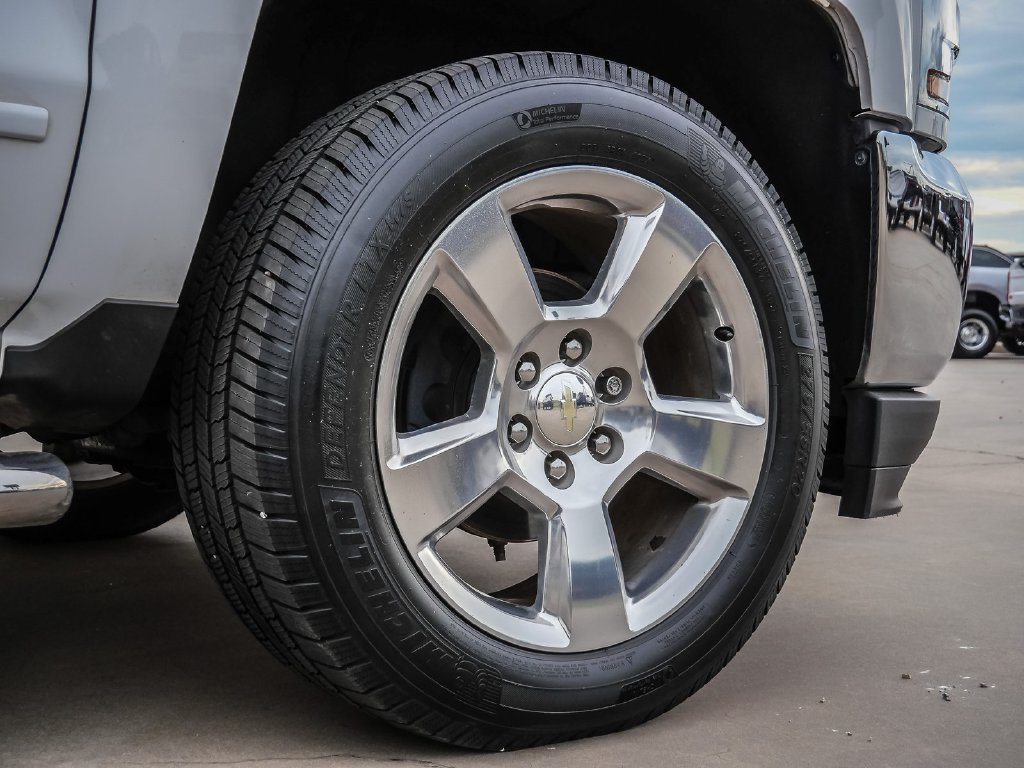 Used 2017 Chevrolet Silverado 1500 LT w/ Texas Edition RWD image 9