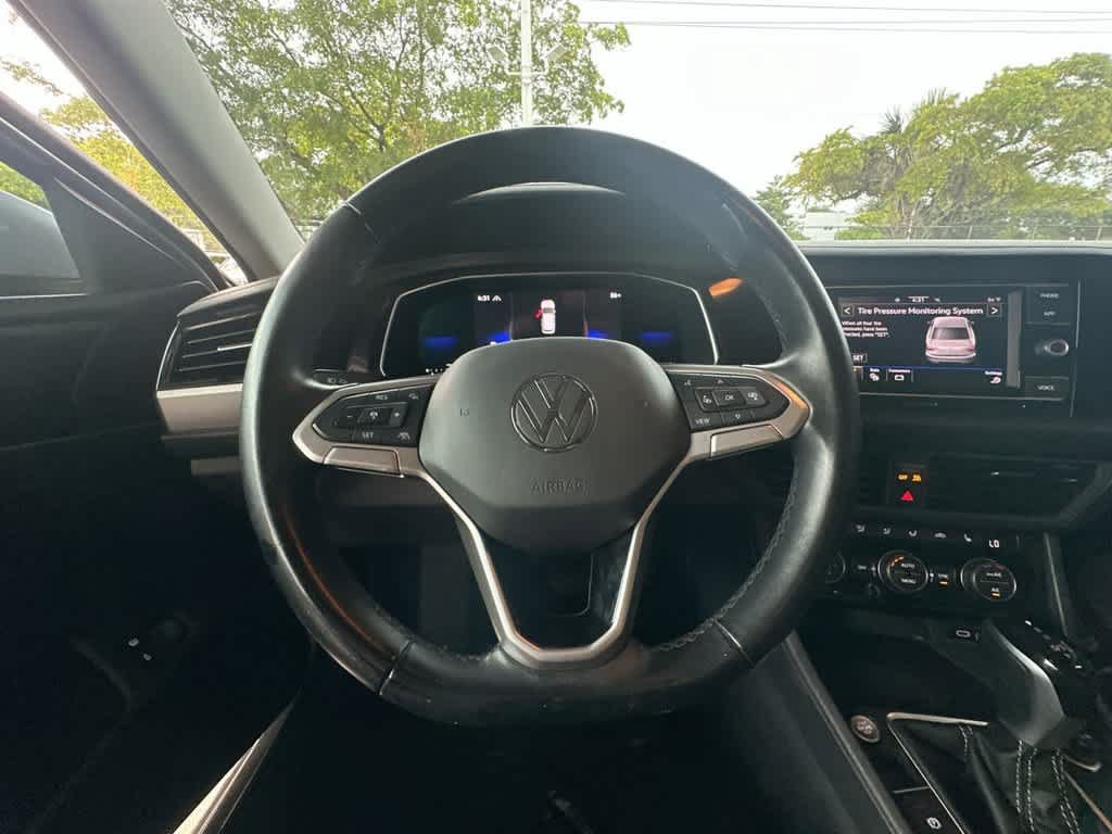 Used 2022 Volkswagen Jetta SE w/ Panoramic Sunroof Package FWD image 15