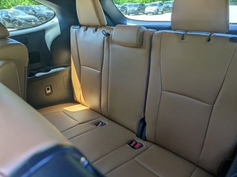 Used 2025 Toyota Highlander Platinum AWD/4WD image 18