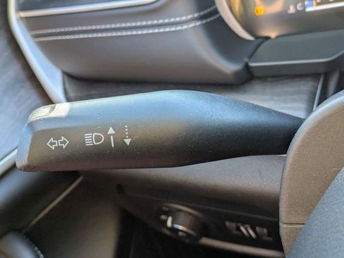 Used 2023 Jeep Grand Cherokee Limited w/ Black Appearance Package image 25