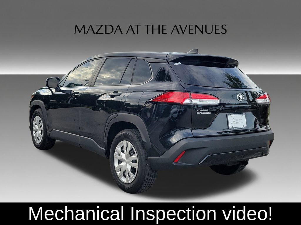 Used 2025 Toyota Corolla Cross L FWD image 5