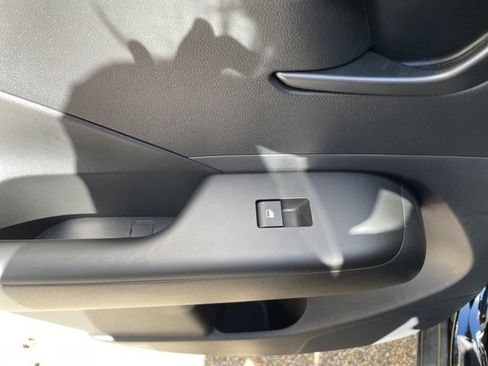 Used 2025 Hyundai Kona SE image 14