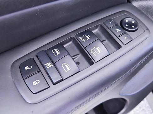 Used 2021 Jeep Grand Cherokee High Altitude AWD/4WD image 31
