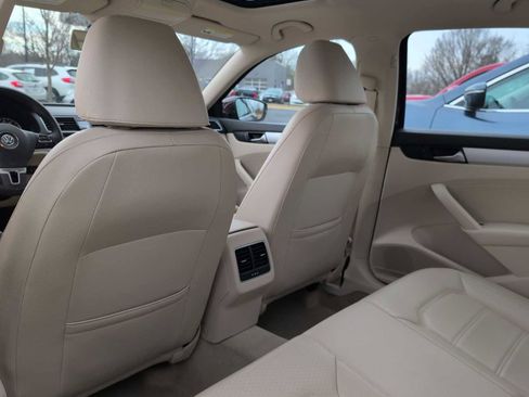 Used 2013 Volkswagen Passat 2.5 SE image 18