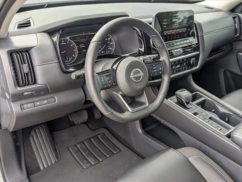 Certified 2024 Nissan Pathfinder SL FWD image 10