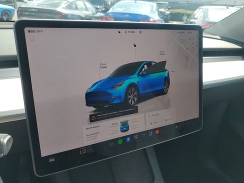 Used 2023 Tesla Model Y Long Range AWD/4WD image 18