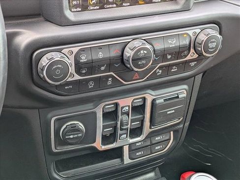 Used 2020 Jeep Gladiator Overland AWD/4WD image 14